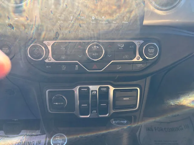 2018 Jeep Wrangler Unlimited Sahara photo 12