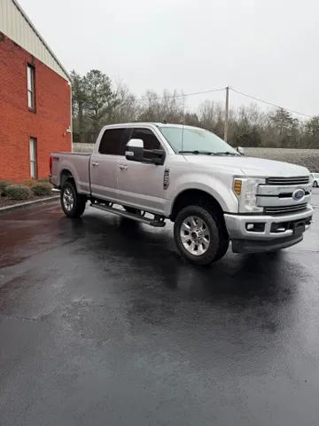 2019 Ford F-250 Lariat 4x4 Crew Cab 6-3/4' Box's photo