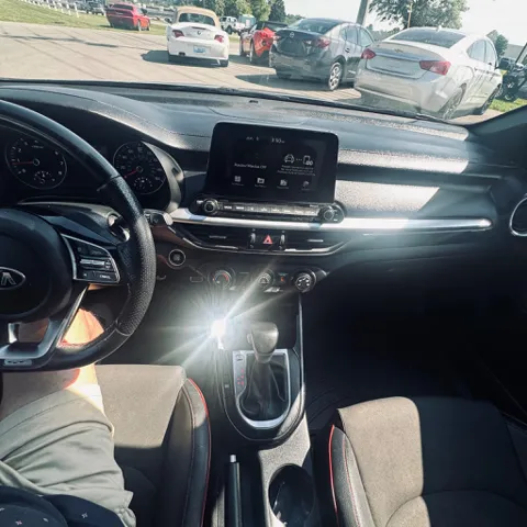 2021 Kia Forte GT - Photo 18