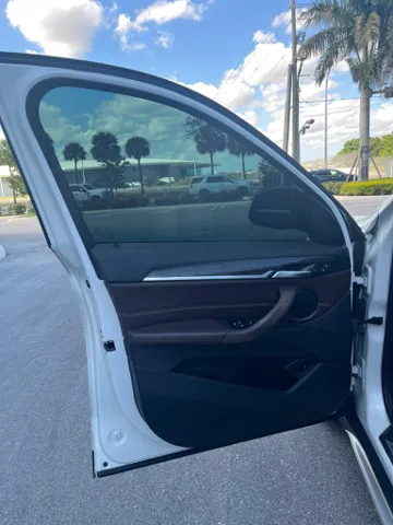 2017 BMW X1 28i - Photo 23