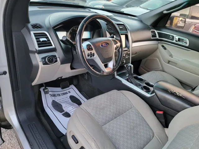 2011 Ford Explorer XLT - Photo 11
