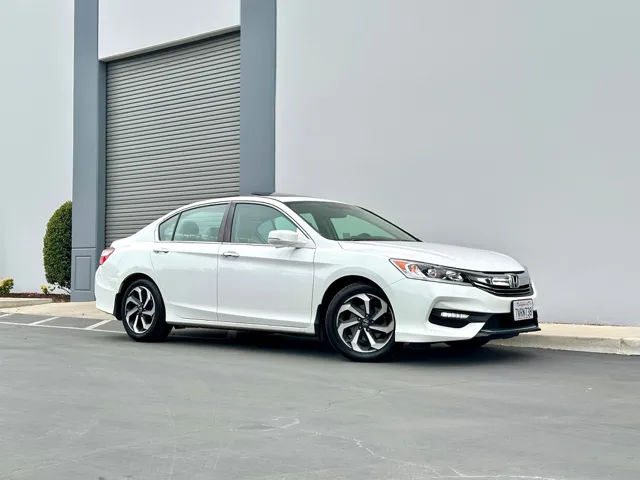2017 Honda Accord EX - Photo 5