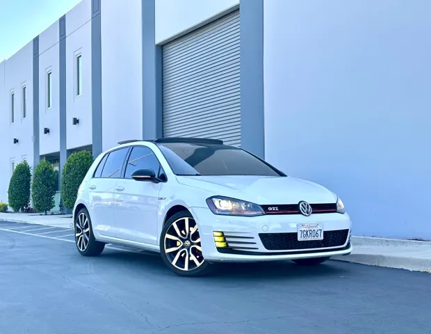 2015 Volkswagen Golf GTI 2.0T Autobahn 4-door DSG PZEV's photo