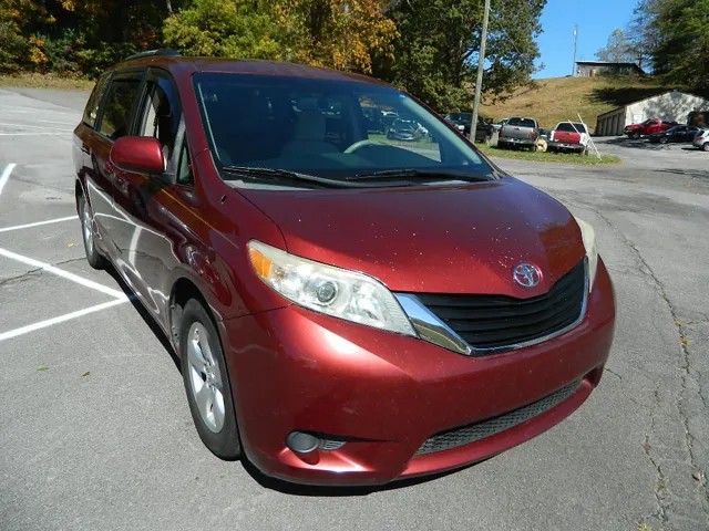 2013 Toyota Sienna LE