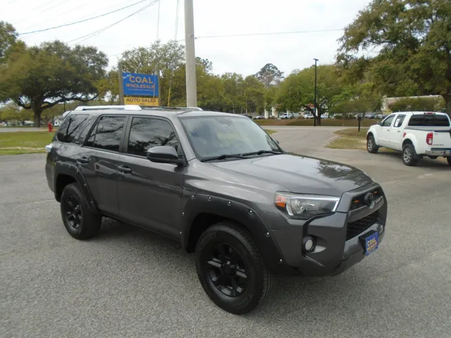 2016 Toyota 4Runner SR5 - Photo 4