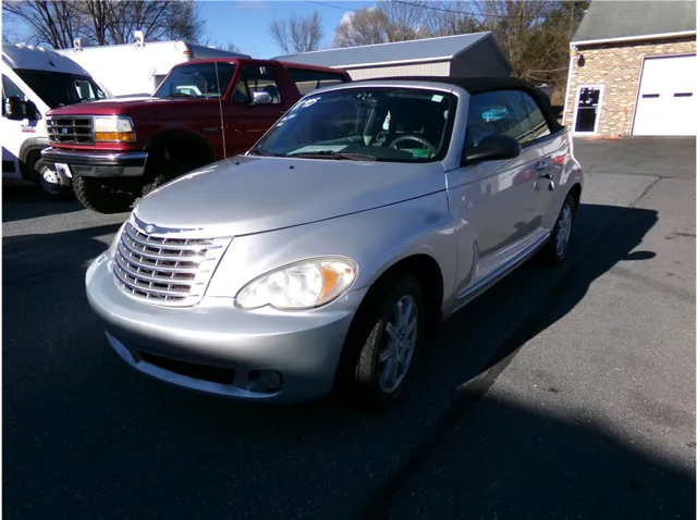2007 Chrysler PT Cruiser Base's photo