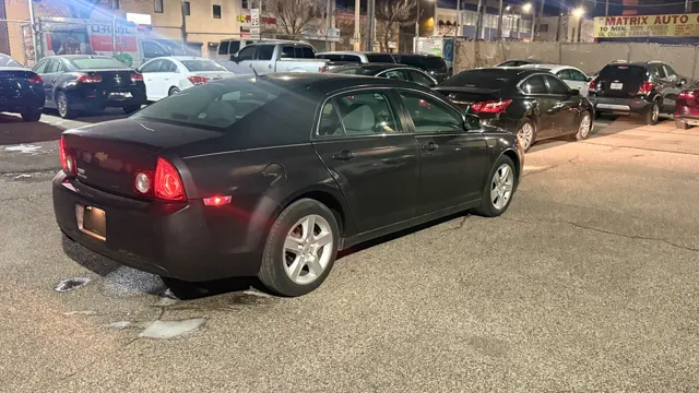 2011 Chevrolet Malibu 1LS's photo