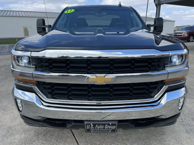 2017 Chevrolet Silverado 1500 LT photo 3