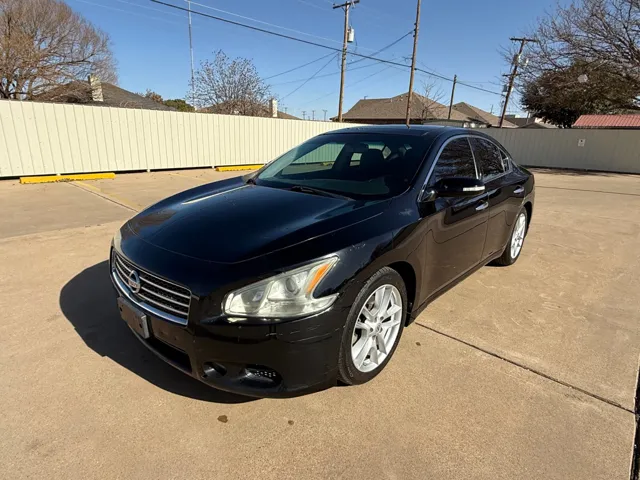 2011 Nissan Maxima SV's photo