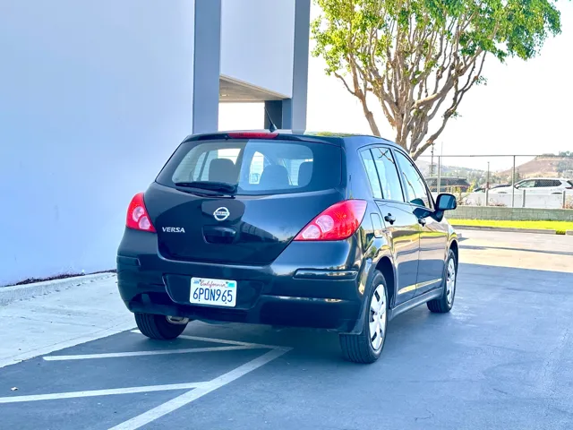 2011 Nissan Versa SL - Photo 9