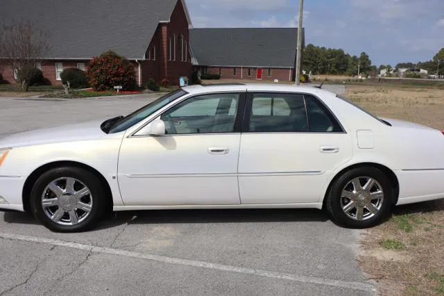 2007 Cadillac DTS - Photo 38