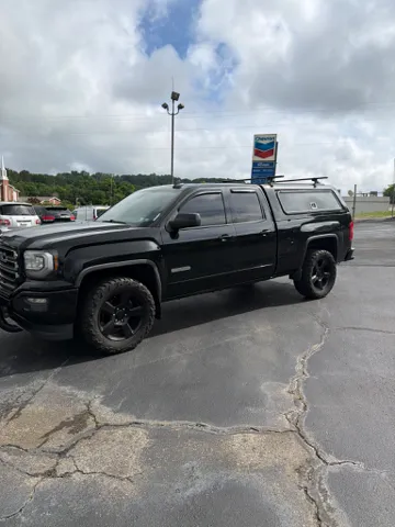 2017 GMC Sierra 4WD Double Cab Standard Box's photo