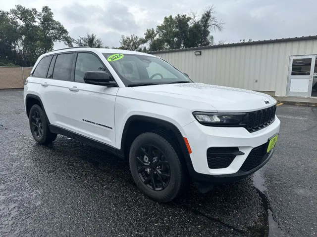 2024 Jeep Grand Cherokee Altitude's photo