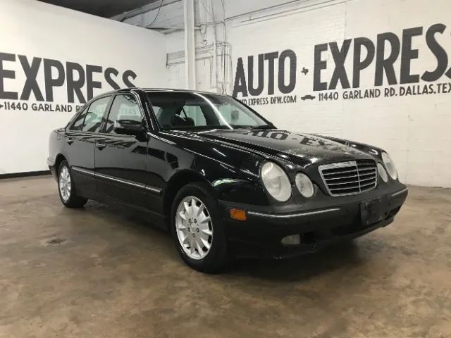 2000 Mercedes-Benz E-Class E320 4matic Sedan's photo