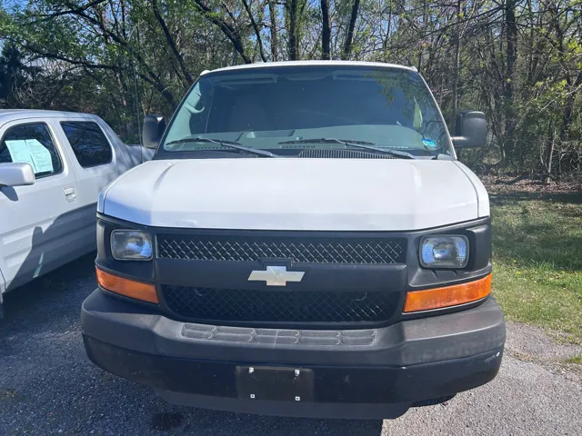 2011 Chevrolet Express 2500 Work Van HD's photo