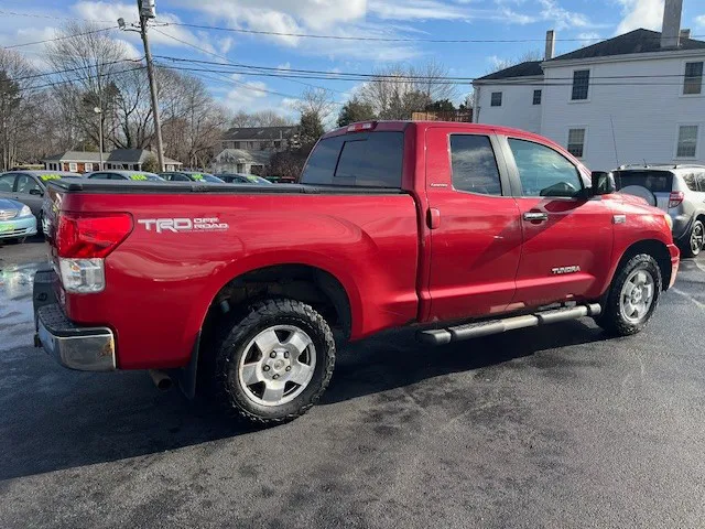 2011 Toyota Tundra Limited photo 2
