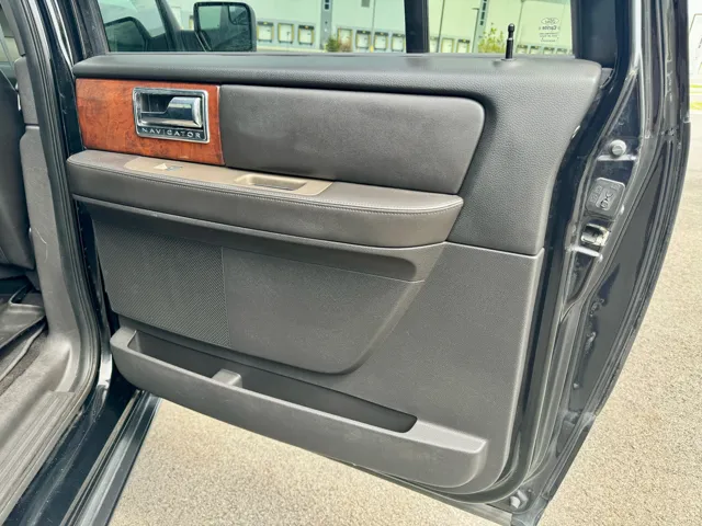 2012 Lincoln Navigator Base - Photo 31