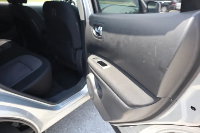 2012 Nissan Rogue SV - Photo 27