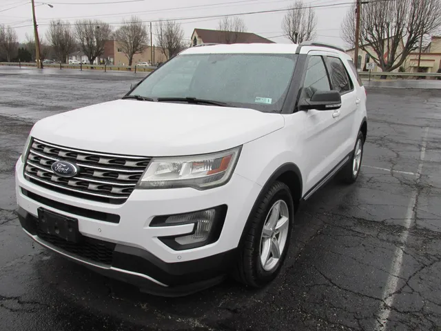 2017 Ford Explorer XLT's photo