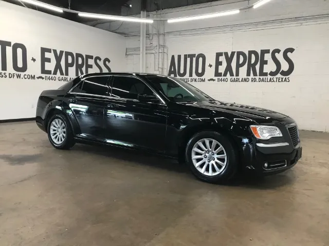 2014 Chrysler 300's photo