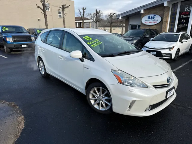2013 Toyota Prius v Five