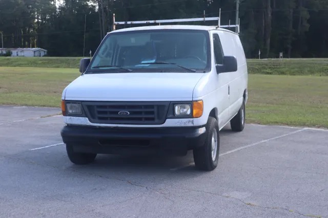 2004 Ford Econoline Van Commercial