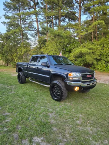2005 GMC Sierra SLT 2WD Crew Cab SWB's photo