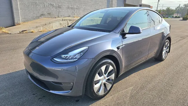 2021 Tesla Model Y Long Range's photo