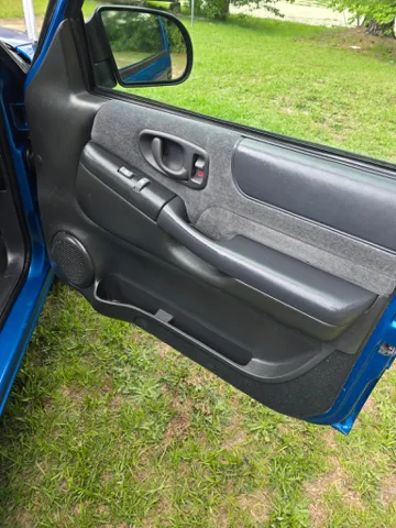 2000 Chevrolet S-10 LS - Photo 12