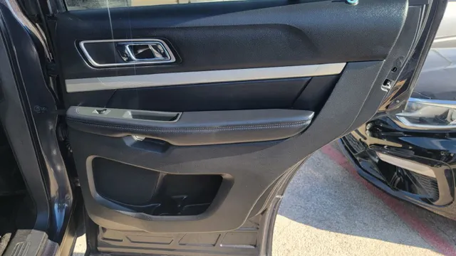 2017 Ford Explorer XLT - Photo 14