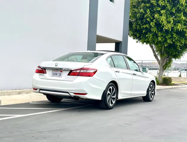 2017 Honda Accord EX - Photo 9