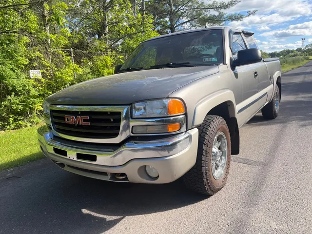 2006 GMC Sierra 4WD Extended Cab 6 1/2-ft SLT's photo