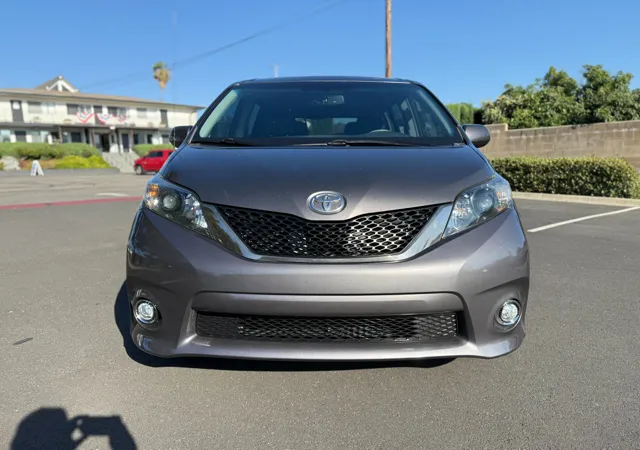 2013 Toyota Sienna SE - Photo 13