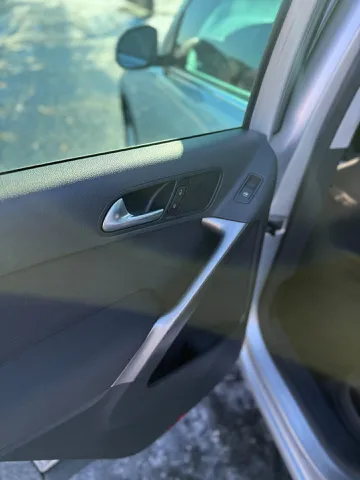 2010 Volkswagen Tiguan SEL - Photo 59
