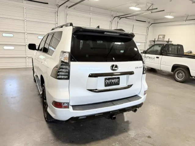 2023 Lexus GX Base - Photo 8