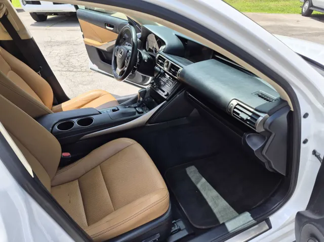 2014 Lexus IS 250 - Photo 19