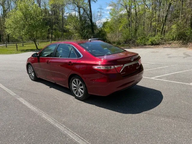 2016 Toyota Camry XLE Hybrid - Photo 7