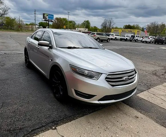 2015 Ford Taurus SEL AWD's photo
