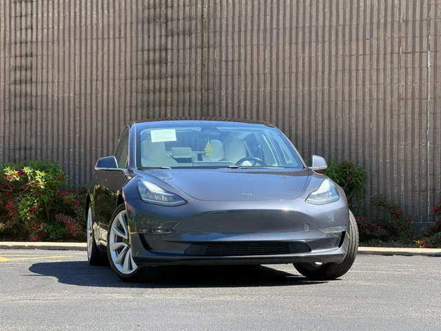 2018 Tesla Model 3 - Photo 15