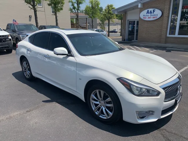2015 INFINITI Q70 3.7's photo