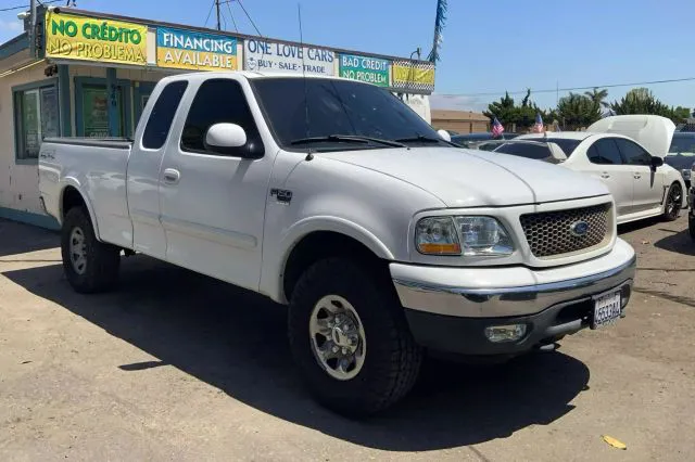 2001 Ford F-150 Lariat's photo