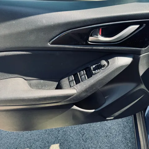 2015 Mazda MAZDA3 i Sport - Photo 9