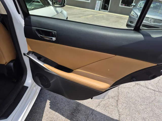 2014 Lexus IS 250 - Photo 16