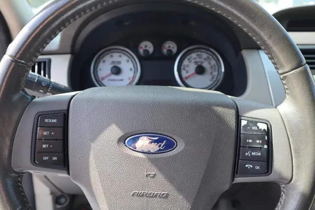 2010 Ford Focus SE - Photo 65