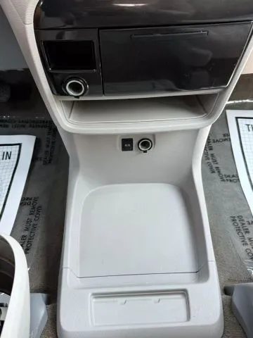 2014 Toyota Sienna L - Photo 11