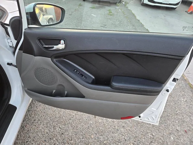 2014 Kia Forte LX - Photo 32