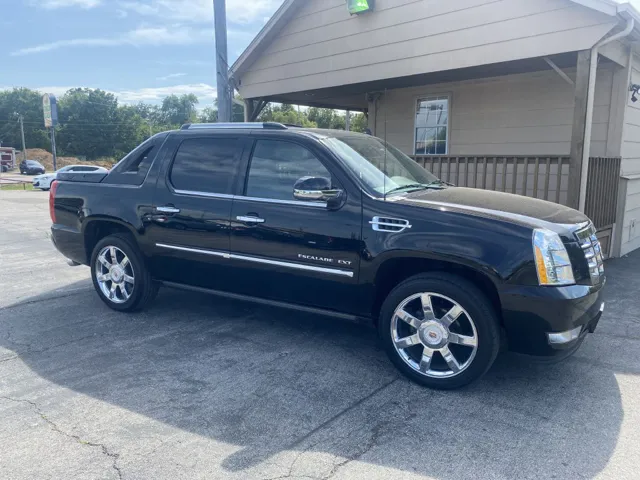 2013 Cadillac Escalade Premium photo 3