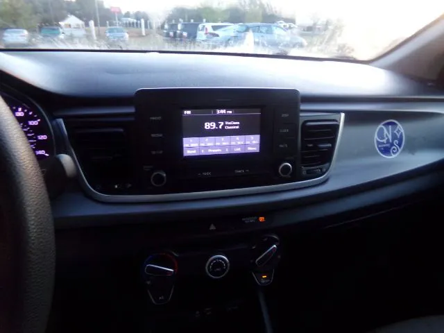 2018 Kia RIO LX - Photo 9