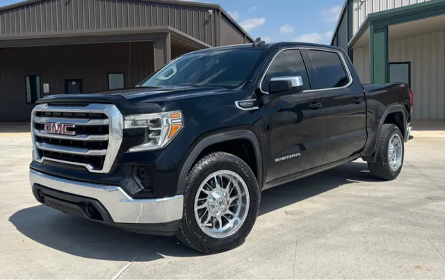 2019 GMC Sierra 1500 SLE's photo