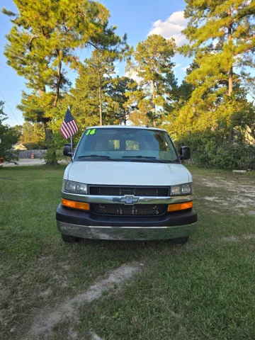 2016 Chevrolet Express Passenger LS - Photo 8